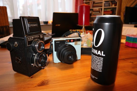 Lubitel + Leica Sofort